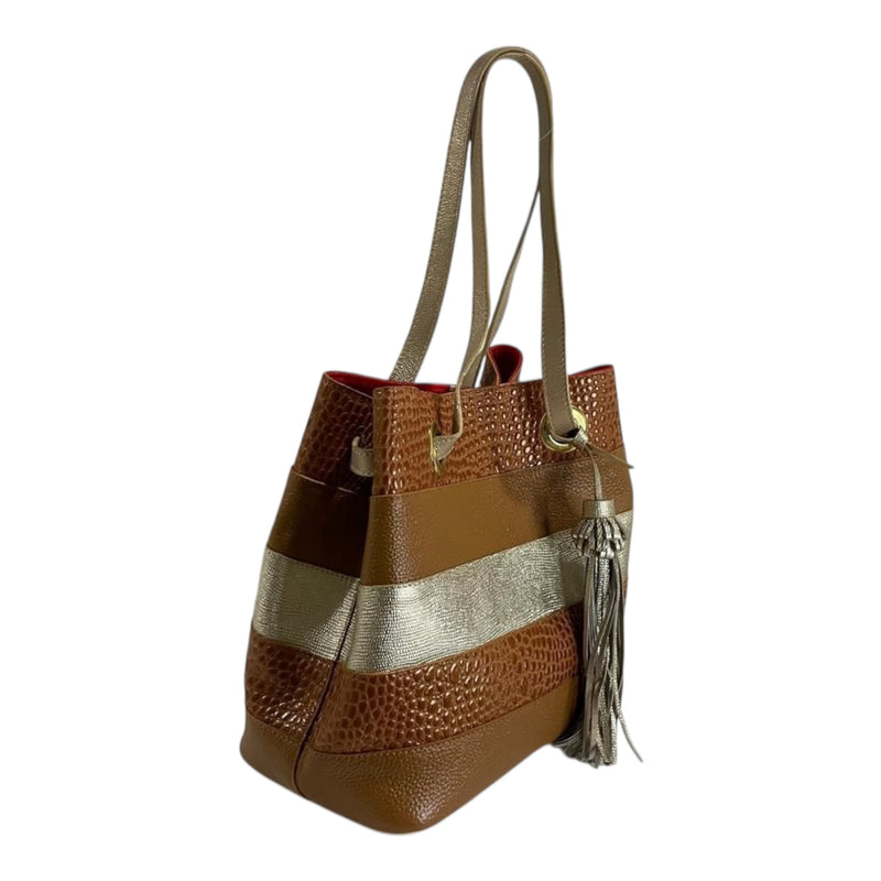 Bolso 'Elegancia Rayada': Estilo y Sofisticación en Cuero Genuino Byjennga