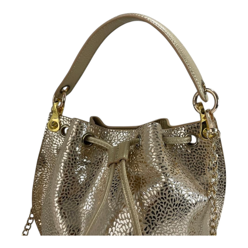 Bolso 'Mini Oro': Lujo y Detalle en Cuero Genuino Dorado Byjennga
