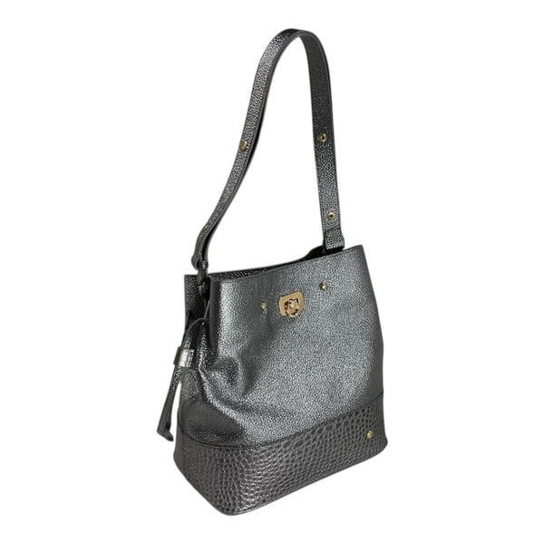 Bolso 'Misterio Texturizado': Lujo y Contraste en Cuero Genuino Negro Byjennga