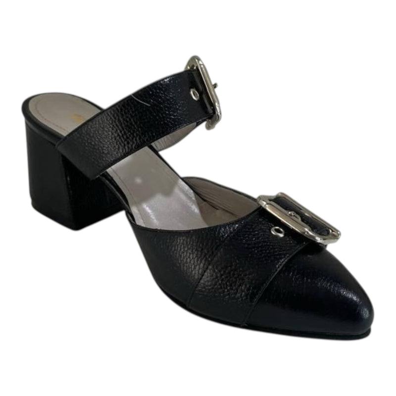 Mule 'Declaración': Estilo Audaz con Hebilla en Cuero Genuino Negro Byjennga