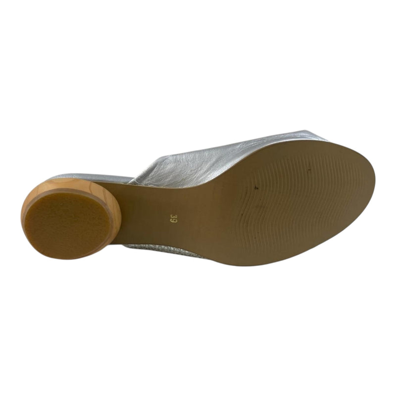 Mule 'Glamour Urbano': Elegancia Plateada con Nudo Distintivo en Cuero Genuino Byjennga