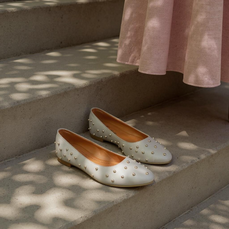 Bailarinas Amalfi – Cuero Legítimo Gris Perla con Taches Dorados | ByJennga