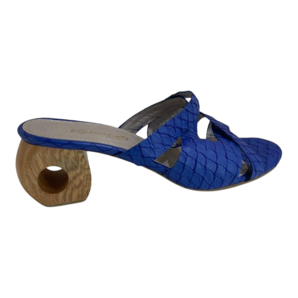 Sandalia Mule 'Océano Vibrante': Estilo Azul en Cuero Genuino Texturizado Byjennga