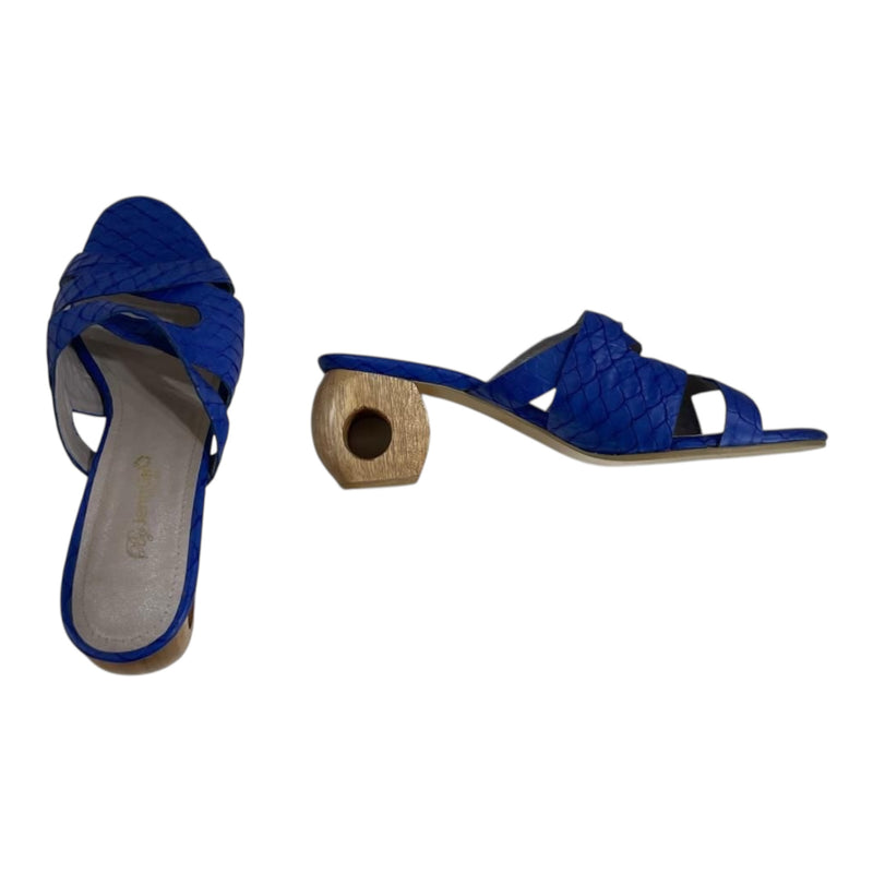 Sandalia Mule 'Océano Vibrante': Estilo Azul en Cuero Genuino Texturizado Byjennga