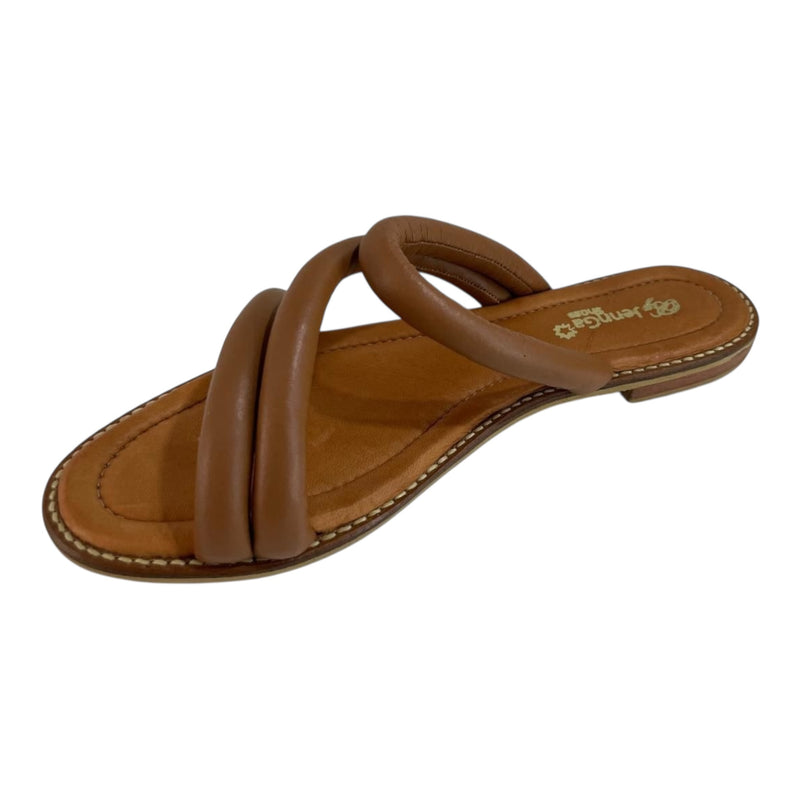 Sandalia Plana 'Confort Acolchado': Suavidad y Estilo en Cuero Genuino Camel Byjennga