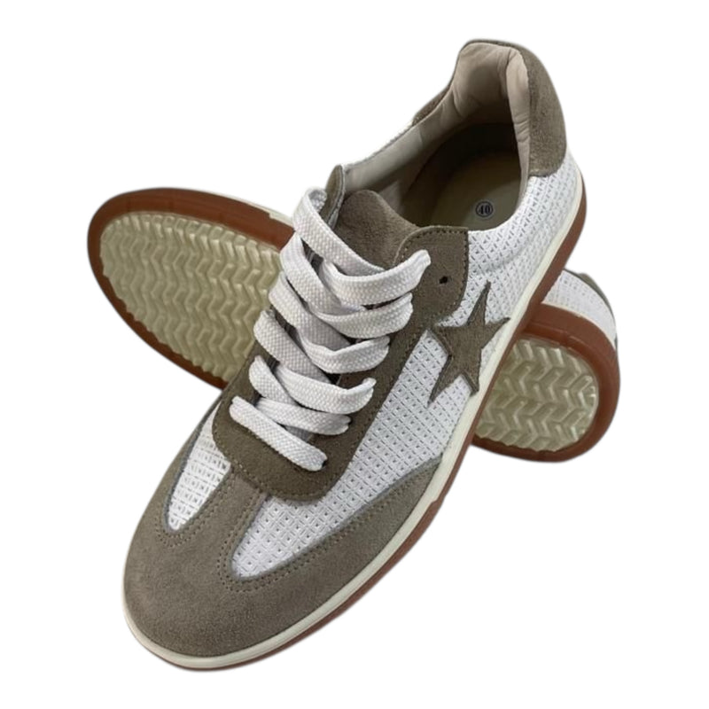 Tenis 'Estrella Casual': Comodidad y Estilo Bicolor en Cuero Genuino Byjennga