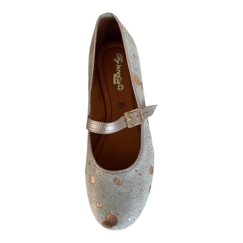 Zapato Plano 'Brillo Sutil': Confort y Estilo Moteado en Cuero Genuino Byjennga