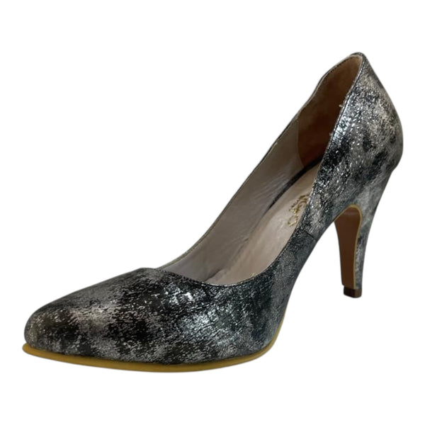 Zapato Salón 'Elegancia Grunge': Estilo Metálico Texturizado en Cuero Genuino Byjennga