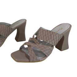 Sandalia mule nude de cuero legítimo con textura de reptil y tacón de bloque Byjennga.