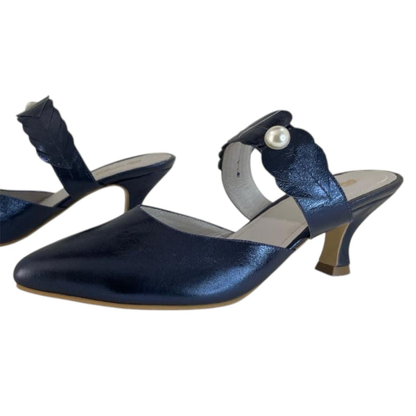 Zapato azul marino/negro de cuero genuino con diseño de hoja y perla Byjennga.